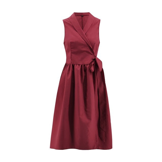 Robe Élancée – Élégance sans manches avec ceinture