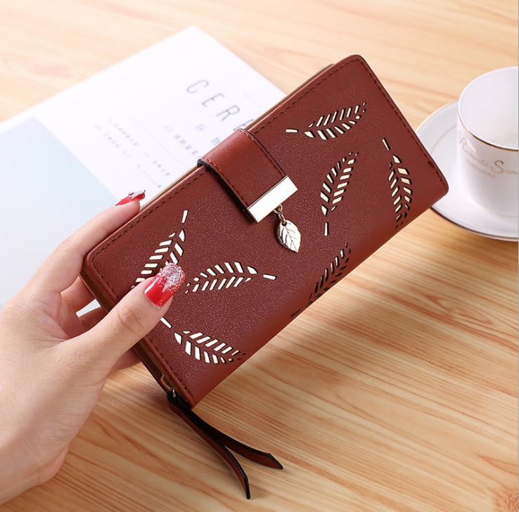 Portefeuille Femme Élégant – Feuilles Dorées et Finitions Raffinées