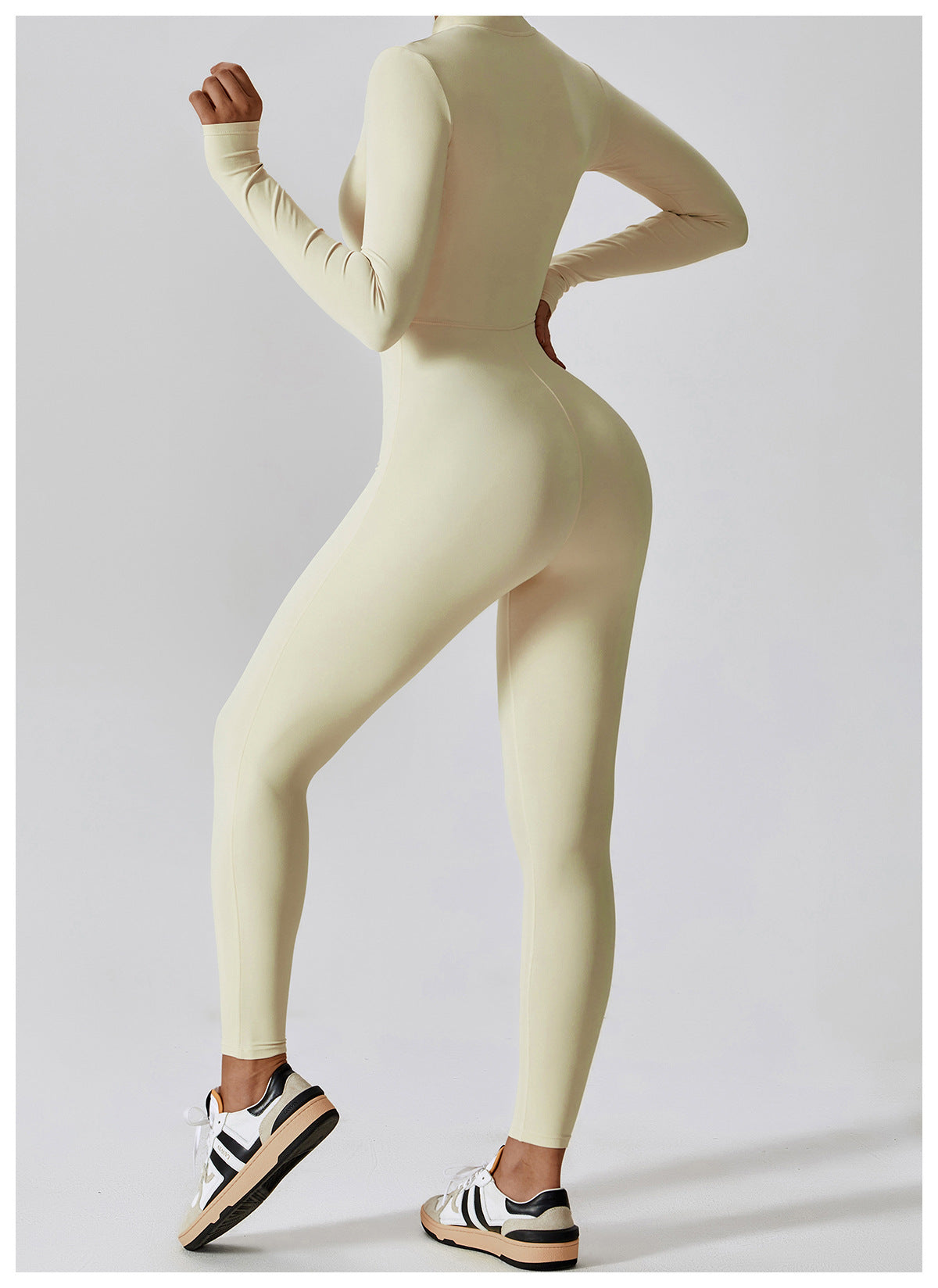 Best Combinaison Sportive Élégante – Confort et Style pour l’Activité