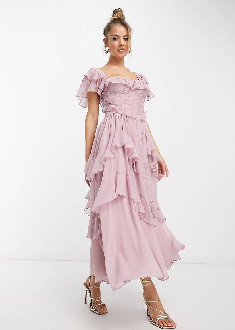 Robe longue rouge à volants élégante