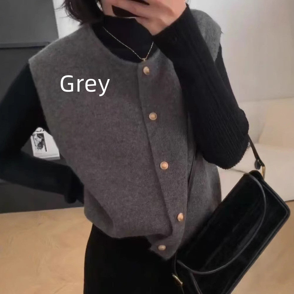 Elenya – Chaleur douce et style décontracté