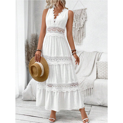 Robe Dentelle Élégante – Féminité Délicate au Décolleté Plongeant