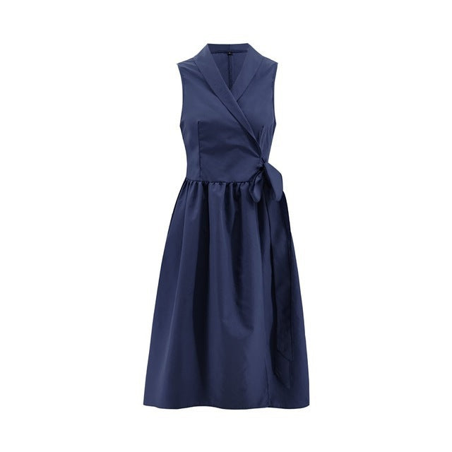 Robe Élancée – Élégance sans manches avec ceinture