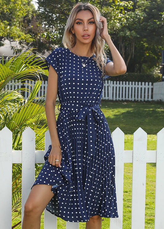 Robe midi à pois élégante ceinturée Bleu