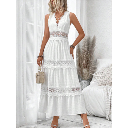 Robe Dentelle Élégante – Féminité Délicate au Décolleté Plongeant