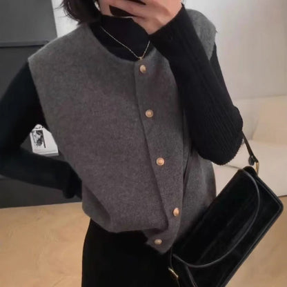 Elenya – Chaleur douce et style décontracté