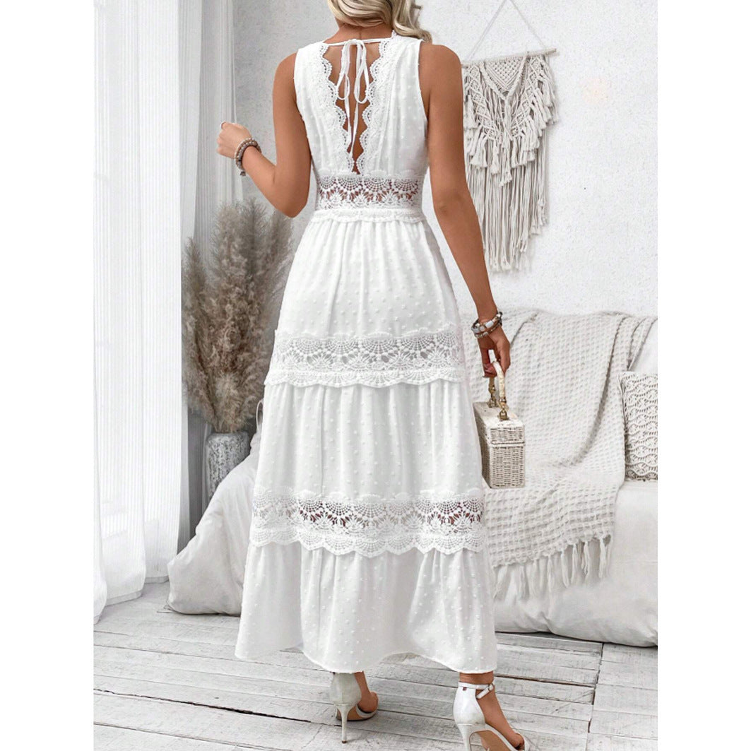 Robe Dentelle Élégante – Féminité Délicate au Décolleté Plongeant