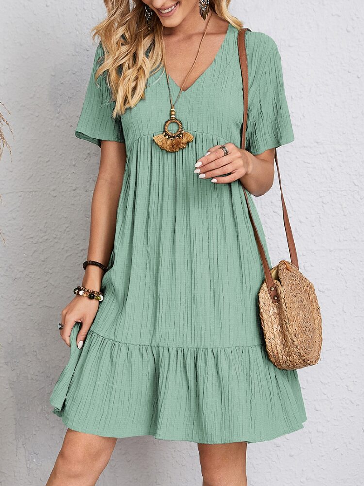 Robe courte fluide à col V avec ourlet volanté pour femme