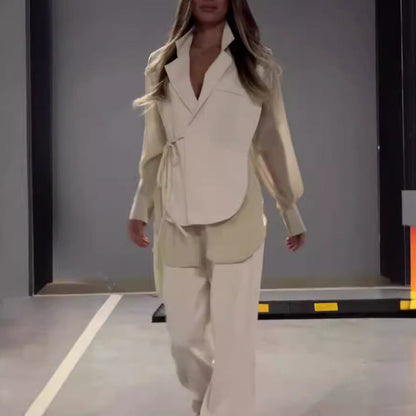 Tailleur Femme Haut Mousseline et Pantalon Droit