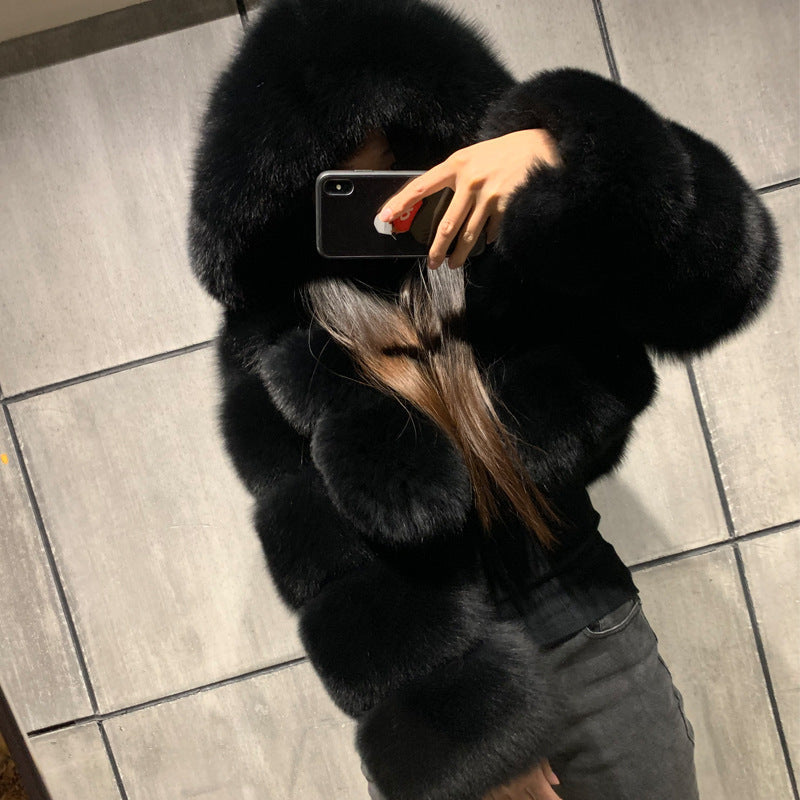Veste Duvet à Capuche en Fausse Fourrure | Élégance & Chaleur — Sylviea Noir