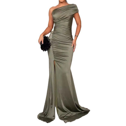 Élégance Épaules Dénudées & Fente Sensuelle