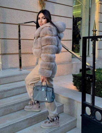 Veste Duvet à Capuche en Fausse Fourrure | Élégance & Chaleur — Sylviea