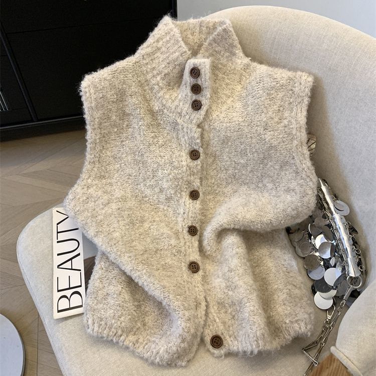 Gilet sans manches en maille texturée à col montant boutonné