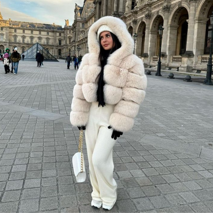 Veste Duvet à Capuche en Fausse Fourrure | Élégance & Chaleur — Sylviea