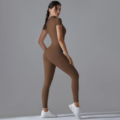 Combinaison Sportive Zippée – Style & Performance