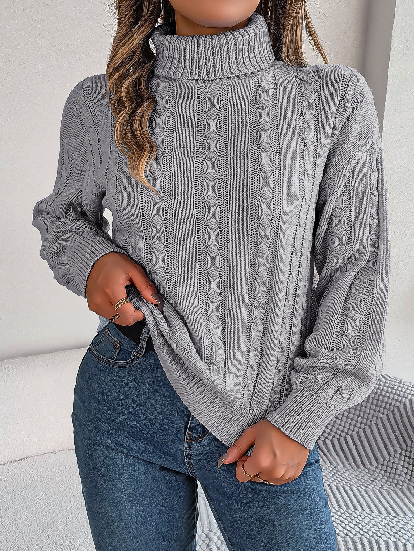 Pull col roulé uni à manches longues – Élégance et confort