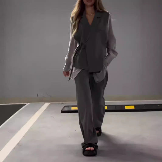 Tailleur Femme Haut Mousseline et Pantalon Droit