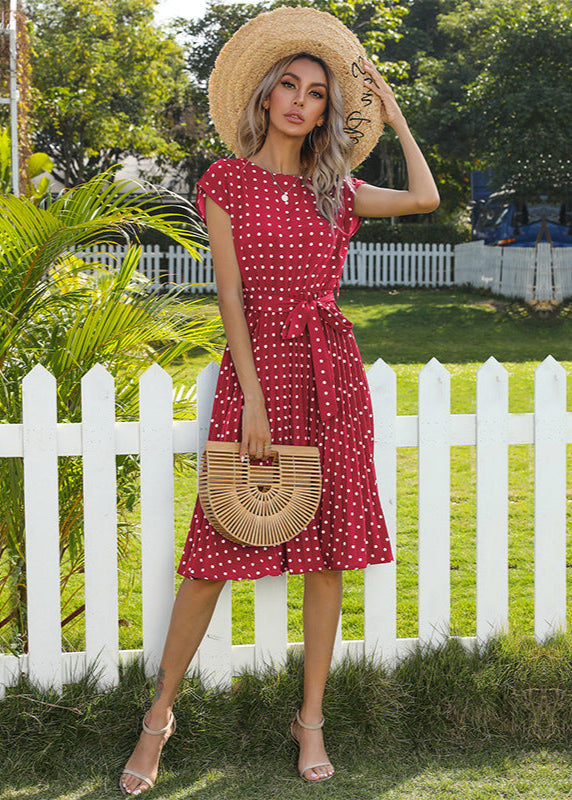 Robe midi à pois élégante ceinturée Rouge